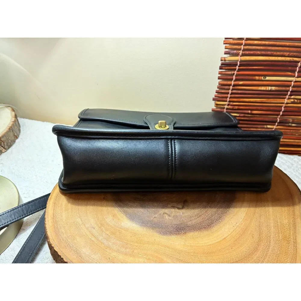 Vintage Coach Willis Bag Black Leather Crossbody 9927